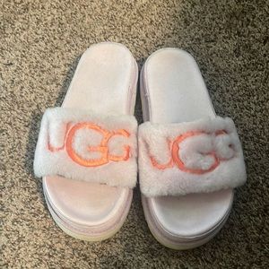 Size 6 Ugg platform slippers